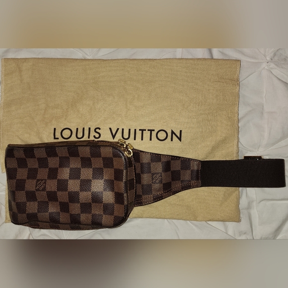 Vintage Louis Vuitton crossbody/beltbag - Picture 1 of 7